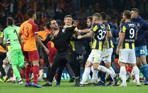 Fatih Terimə 7, Hasan Şaşa 8 oyunluq cəza  