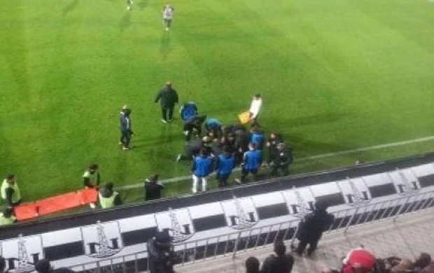 "Neftçi"nin məşqçisinin meydanda halı pisləşdi, yerə yıxıldı 