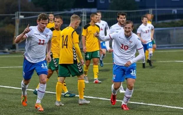 Farer adaları Bundesliqada oynayan futbolçusunu itirdi 