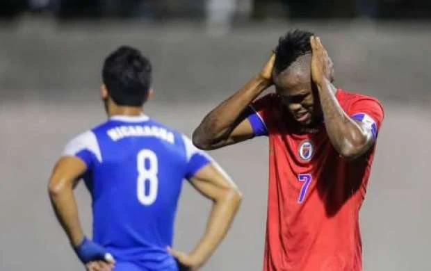 "Qarabağ"ın futbolçusu Nikaraquada meydandan qovuldu 