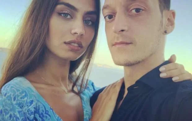 Mesut Özil 3 ölkədə 3 milyona toy edəcək - FOTOLAR 