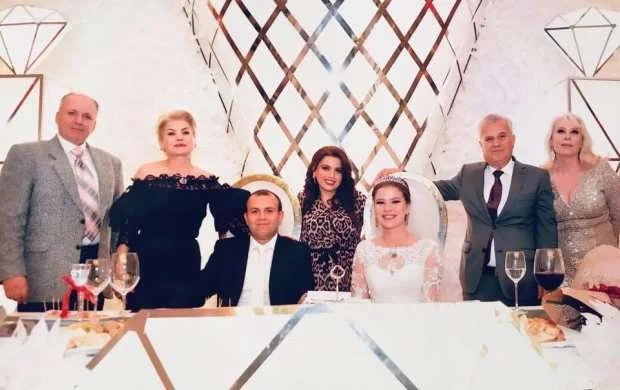 Rauf Məmmədov toyunda xanımı üçün mahnı oxudu - FOTO/VİDEO 