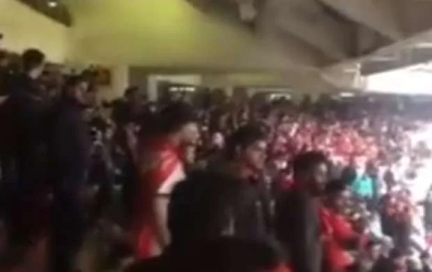 Futbolda görülməmiş anşlaq: azərbaycanlılar tribunanı 2 saat əvvəldən doldurdu (VİDEO) 