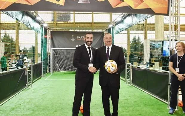 Rober Pires Azərbaycan prezidentinə nə verdi? 