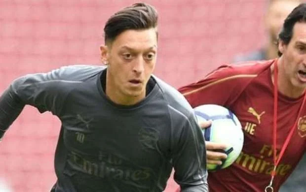 Məsut Özil "Qarabağ"a qarşı oynayacaq? 