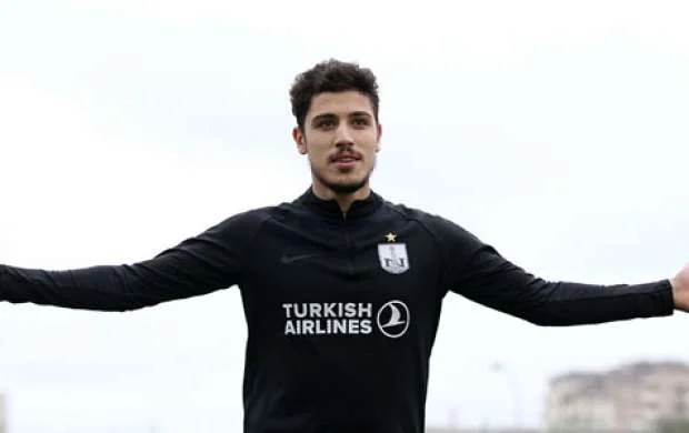 "Neftçi" gənc futbolçu ilə müqavilə imzaladı 