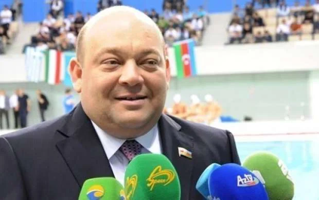 "Kəpəz" rəsmən başsız qalır: Vəliyevlərin sonuncu adamı da gedir 