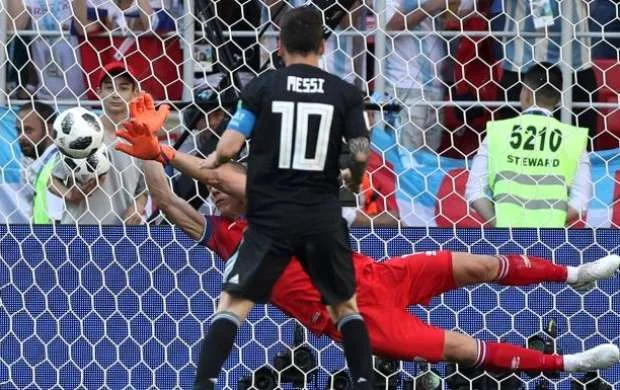 "Qarabağ"lının əlcəyini muzeyə, özünə isə heykəl qoyacaqlar 