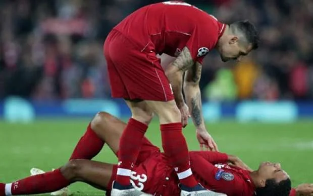 "Liverpul"un futbolçusunun sümüyü sınıb 