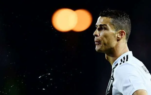Ronaldo məhkəmə qarşısına çıxır 