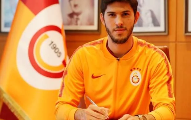 "Qalatasaray" 3 qapıçı və 1 yarımmüdafiəçi ilə müqavilə bağladı - FOTOLAR 