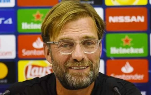 Klopp mətbuat konfransında mahnı oxudu - VİDEO 