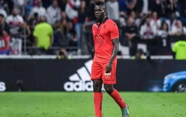 Klubu Balotellini 50 faiz ucuz satacaq 