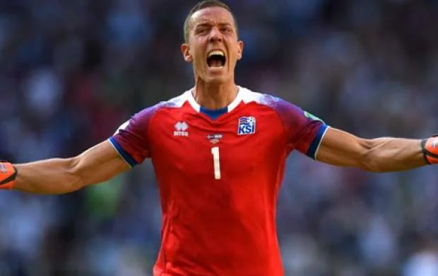 Halldorsson "Qarabağ"dan ayrılmaq istəyir 
