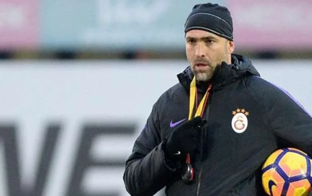 "Qalatasaray"ın sabiq baş məşqçisi millimizi çalışdıra bilər 