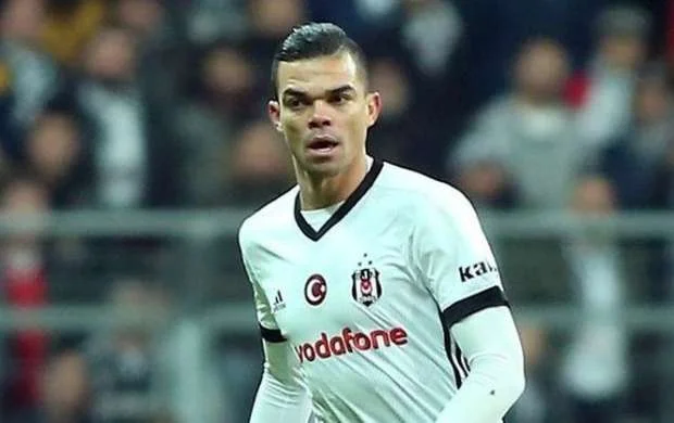 İstanbul nəhəngini "Portu"ya dəyişdi 