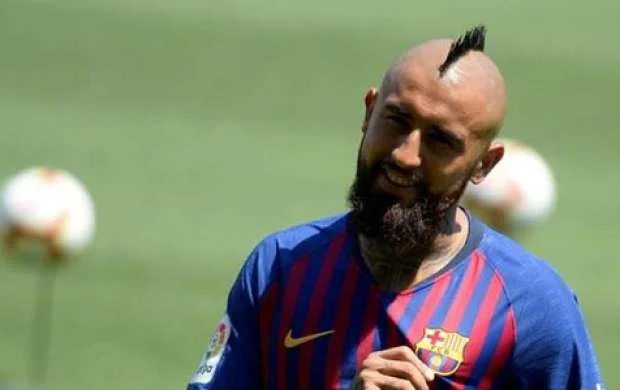Ulduz futbolçunun evlərinə həbs qoyuldu 
