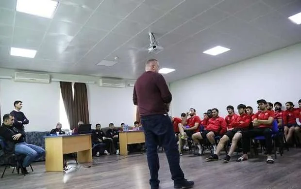 Stuxlik "ASK Arena"da nə axtarır? 