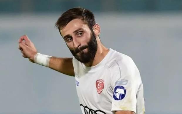 Gürcü futbolçu "Qəbələ" ilə müqavilə bağlamağa gəldi 
