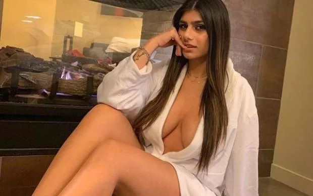 Məşhur ərəb porno ulduz “pensiyaya” çıxdı, futbolda işə başlayır - FOTOLAR 
