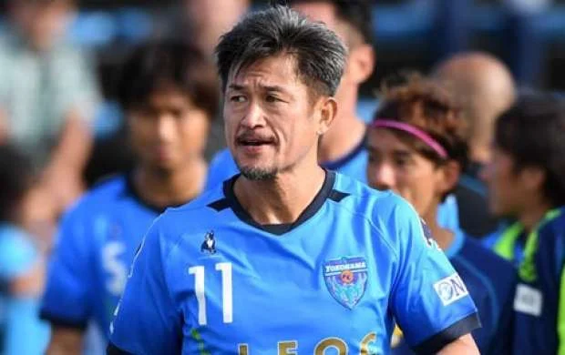51 yaşlı futbolçu yeni müqavilə imzaladı 