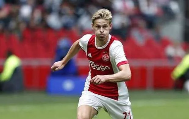 "Barselona" 300 minə alınan futbolçunu 75 milyona transfer edir 