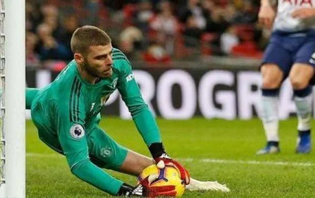 Premyer Liqa oyununa De Gea damğa vurdu - VİDEO 