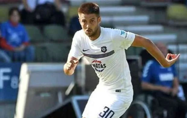 Nazarov üçün bir hissə 