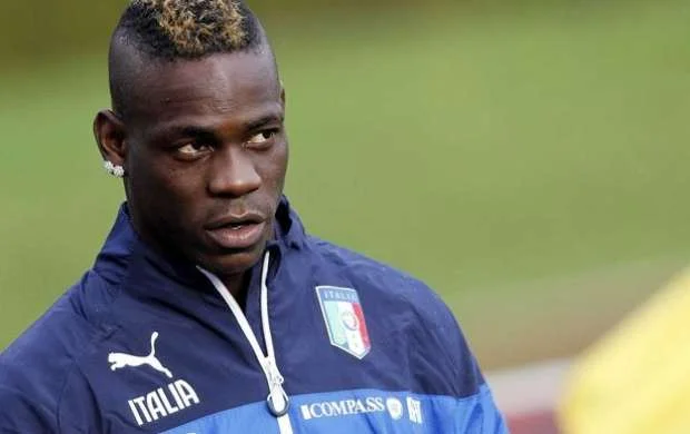 Balotelli 2 illik müqaviləyə qol çəkdi 