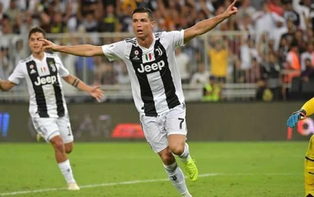 Ronaldo "Yuventus"da ilk kubokunu qazandı - VİDEO 