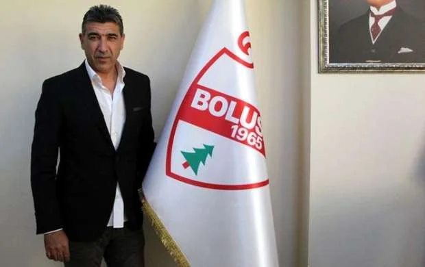 Millimizin futbolçusu baş məşqçisiz qaldı 
