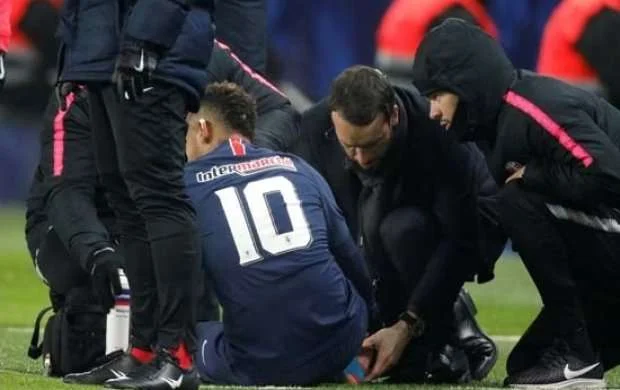 Neymar göz yaşlarını saxlaya bilmədi 