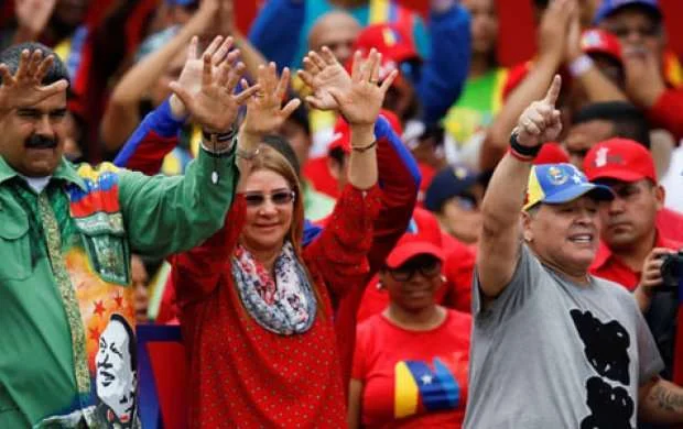 Maradonadan Maduroya dəstək 
