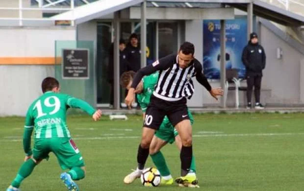 "Neftçi"nin futbolçusu Koreyaya gedir 