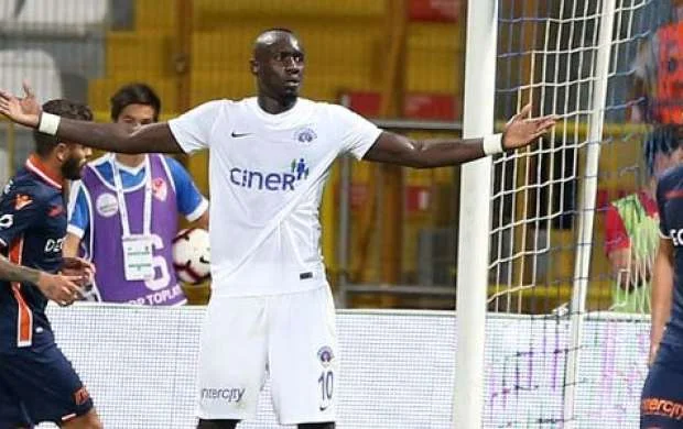 "Qalatasaray"ın "transfer bombası": bombardir üçün rəsmi təklif 