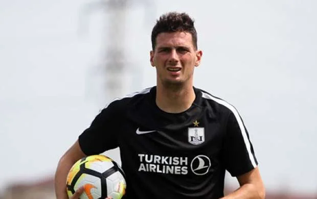 "Neftçi" xorvatiyalı futbolçu ilə yolları ayırdı 