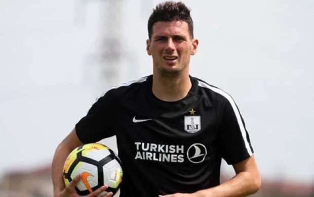 “Neftçi”dən ayrılan futbolçu Yunanıstan klubunda 