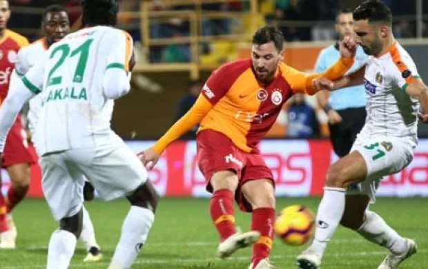 "Qalatasaray" səfərdə xal itirdi - VİDEO 