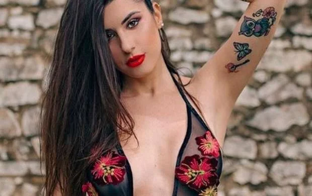 Məşhur idmançı nazirə müraciət etdi: "Siyasətə qoluşsam...." - FOTOLAR 