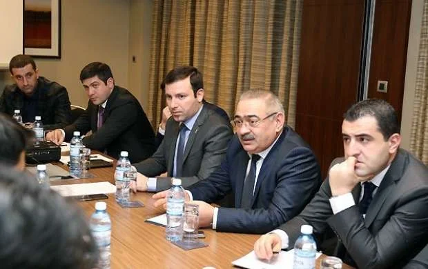 "Neftçi"nin prezidenti baş katibdən növbəti zərbəni aldı - ÖZƏL 
