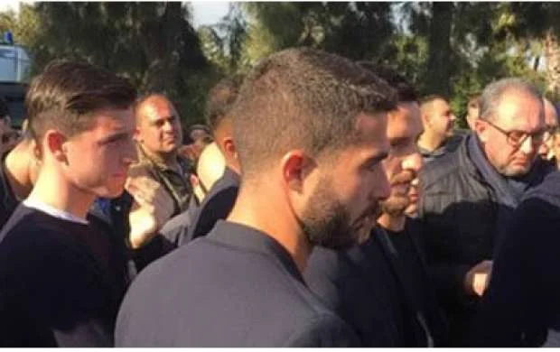 Futbolçular çobanların aksiyasına qoşuldu, südü yollara tökdülər - FOTO 