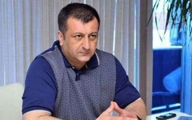 Zaur Axundovun kölgəyə çəkilməsinin sirri 