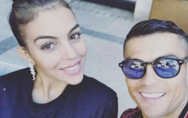 Ronaldo pişiyinə komanda yoldaşının adını qoydu - FOTO 
