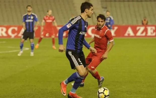 Qurban Qurbanov Arazı əvəzedici komandaya göndərdi 