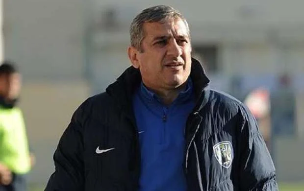 Yunis Hüseynov: "Neftçi"nin sərgilədiyi oyun çempionluğa layiq deyil" 