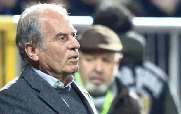 "Xəzər Lənkəran"ın sabiq baş məşqçisi oyundan xəstəxanaya aparıldı 