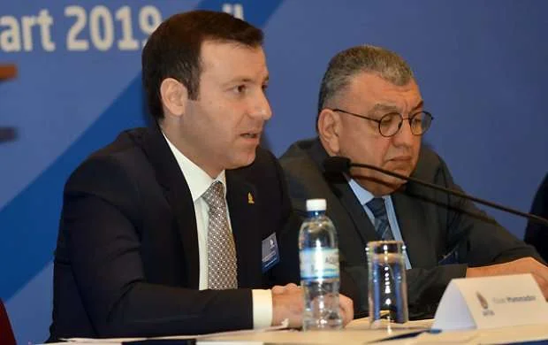 Məmmədovun şəffaf rəqəmləri və istehzalı nitqi 