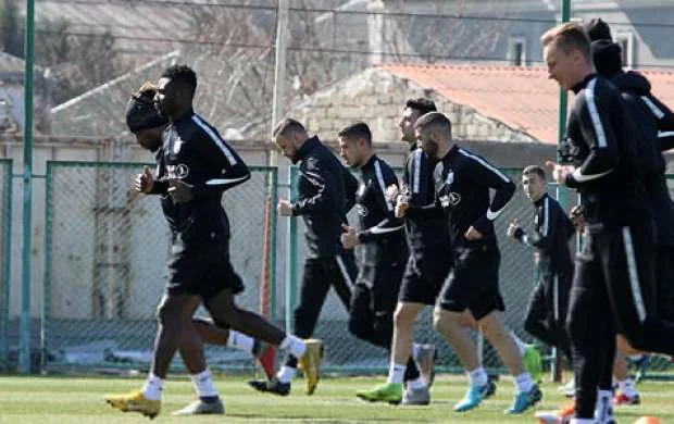 "Neftçi"də iki itki 