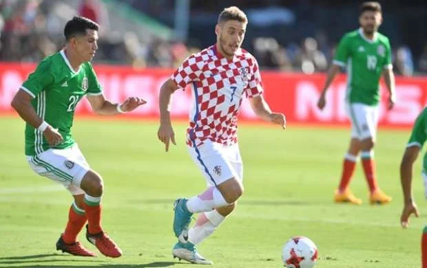 Nikola Vlaşiç: "Azərbaycan millisinə meydanda göstərməliyik" 