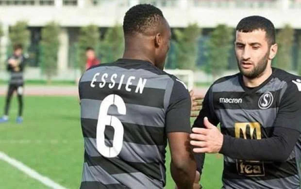 Essyen "Səbail"də debüt etdi 